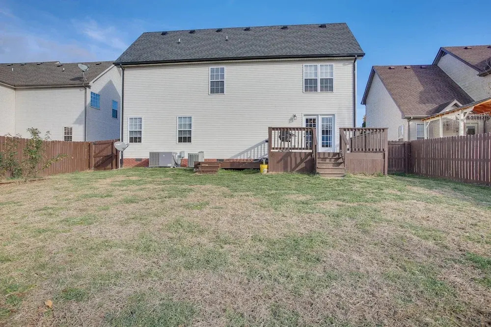 Large Clarksville Family Home ~ 4 Mi to Speedway!