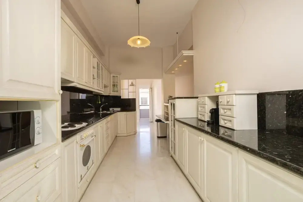 The White Marble Luxury City Apt
