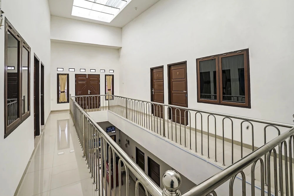 OYO 90595 Ferezsa Kost Syariah