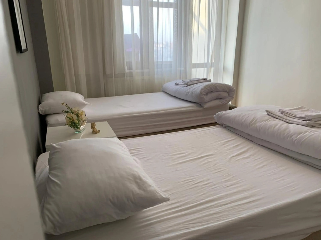 All air conditioned & Heated 3 Bedrooms Flat in the City