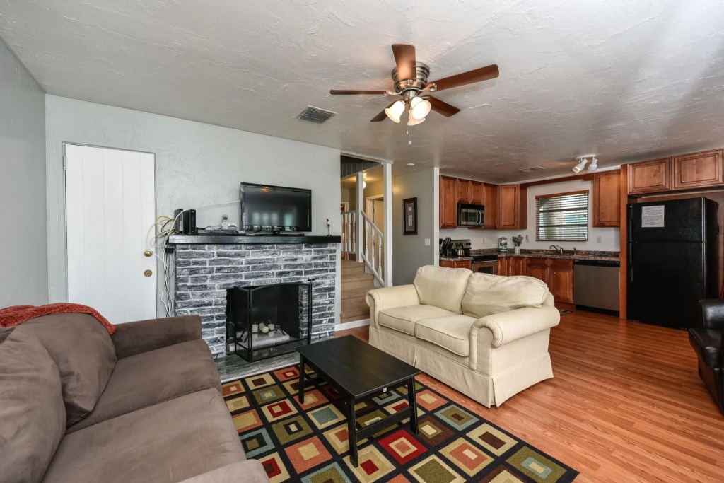 Coastal Surfside By Beachside Management