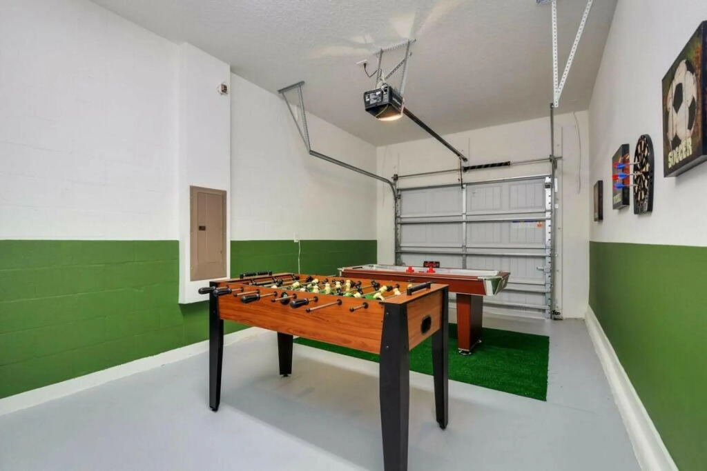 Fully Renovated 6BDR HomeChampions Gate Resort