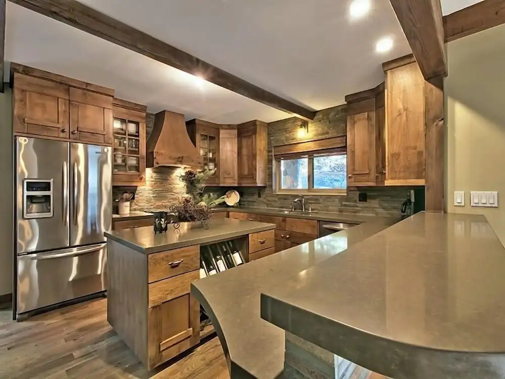 3877 Crest Drive