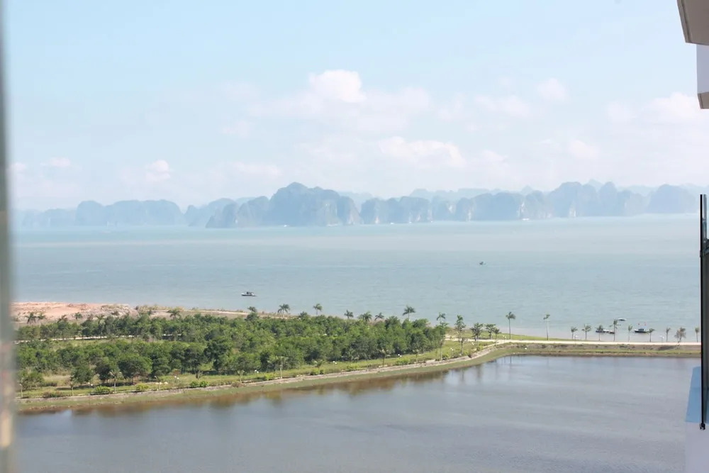 Pi House Halong