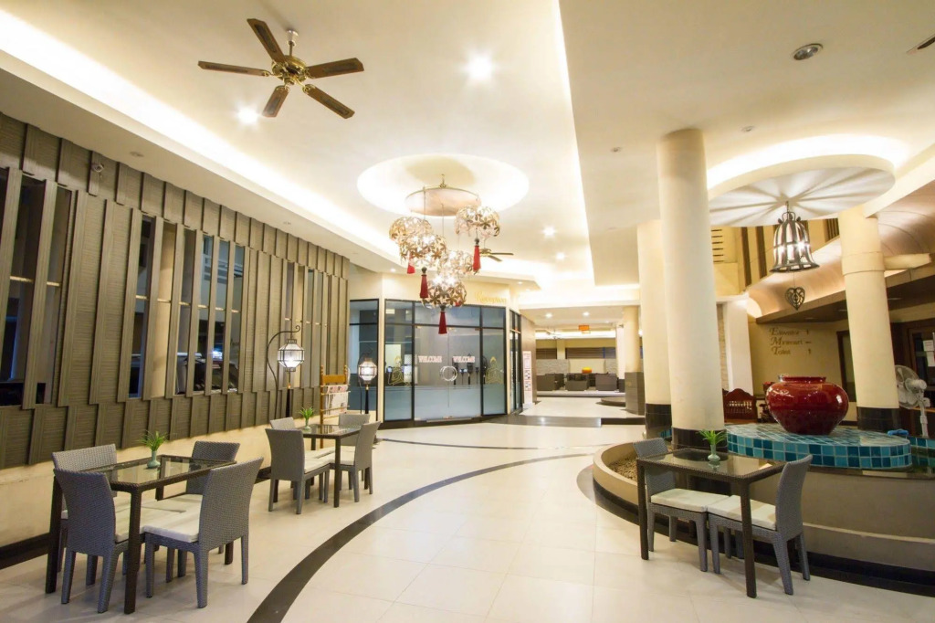 Eastiny Place Hotel