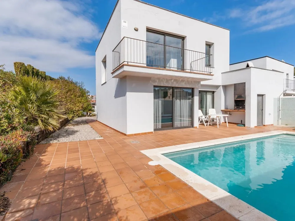Holiday Home With Private Pool Near the Beach in Costa Brava