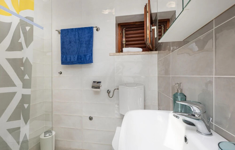Nice Home in Pinezici With Wifi and 4 Bedrooms