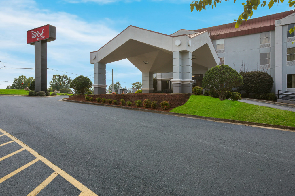 Red Roof Inn & Suites Newnan