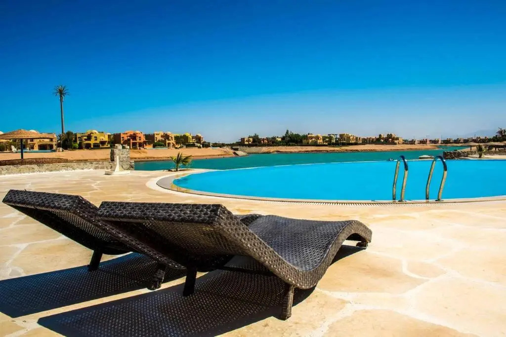 El Gouna Luxurious 2BR + Pool, Lagoon view in Sabina