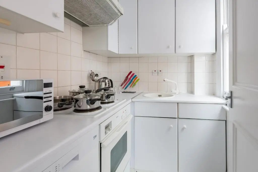 One bedroom High street kensington Apartment