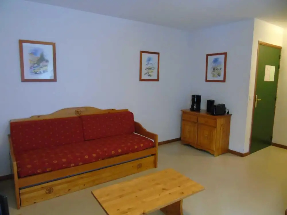 Lou Services Apartment G22 LSI 001