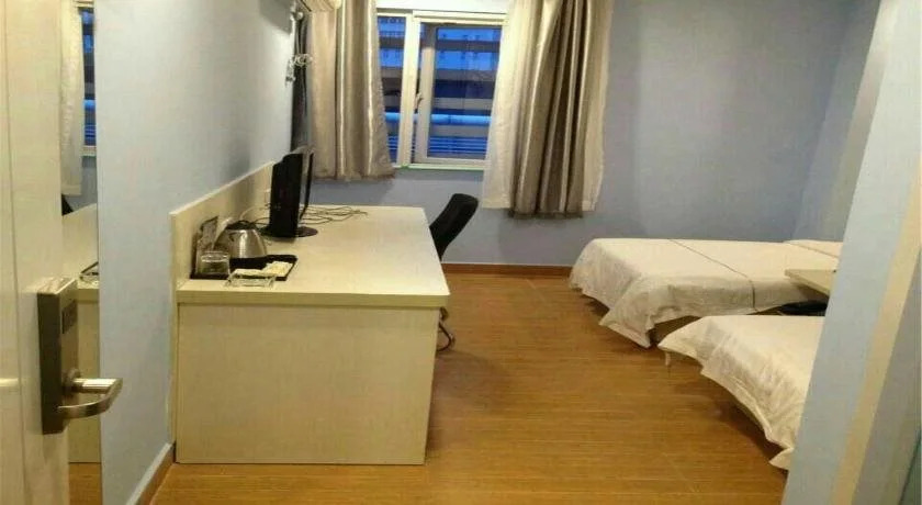 e Home Hotel Nanzhou Railway Staion