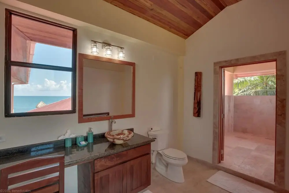 Mission Bay - Large 5 Bedroom Oceanfront w Pier and Pool