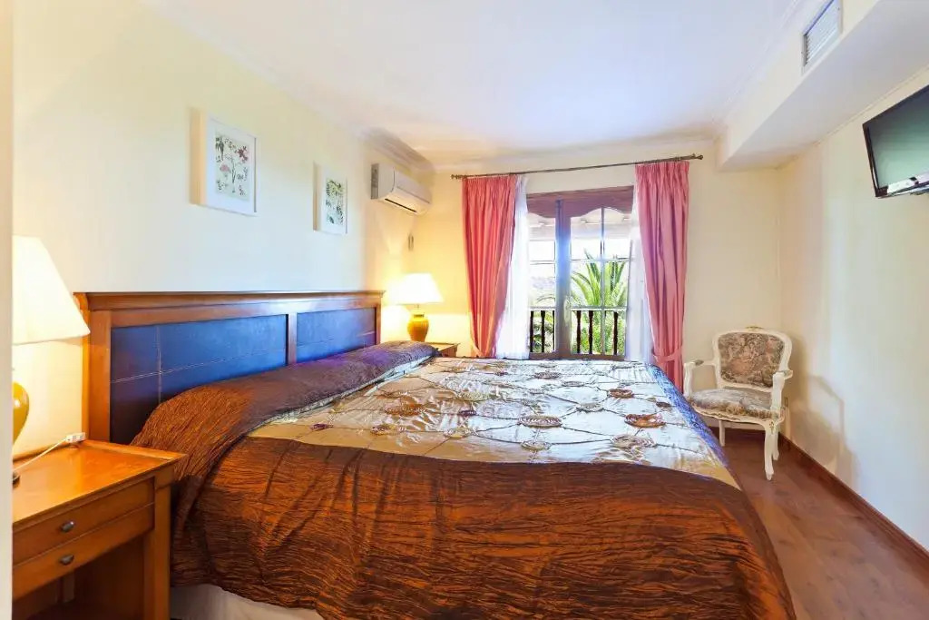 Villa Oscols dAlt