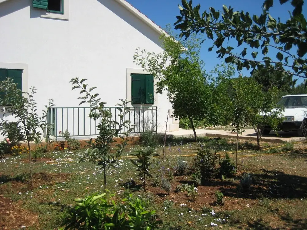New Modern House in a Quiet Island Area w. Garden