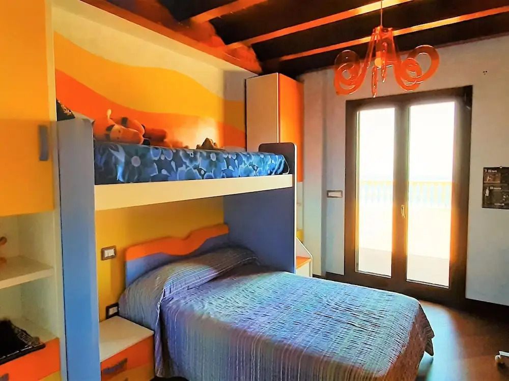 Divine Holiday Home in Giosa Marea with Sauna & Hot Tub