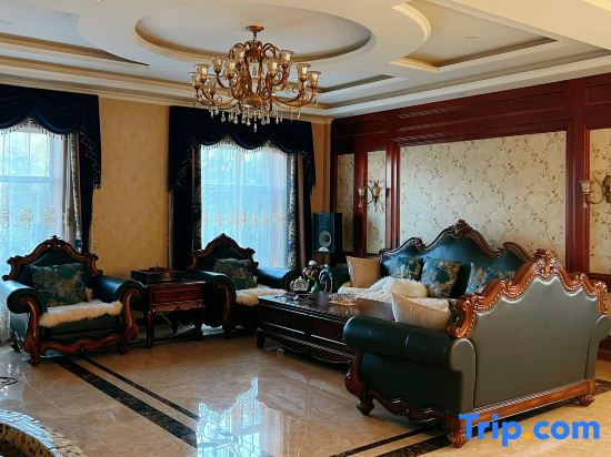 Yining Yishui No.8 B&B