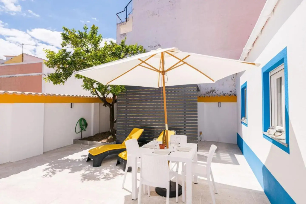 LovelyStay - Sweet Escape II - Backyard