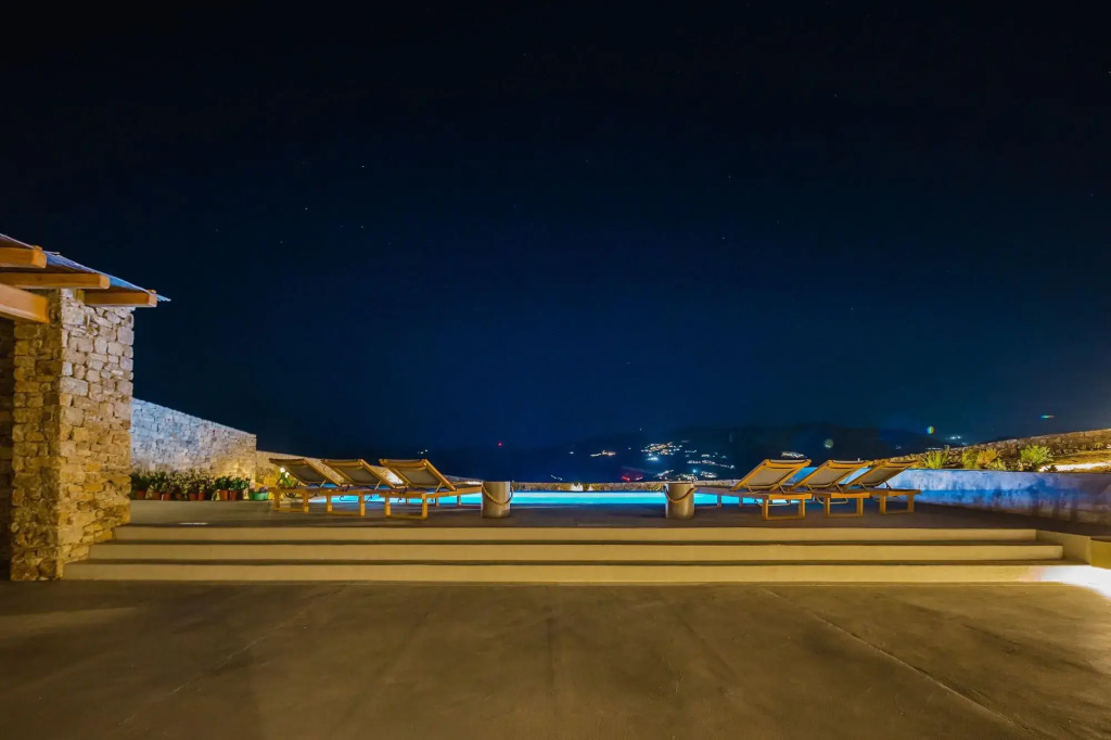 Amarelo Suites