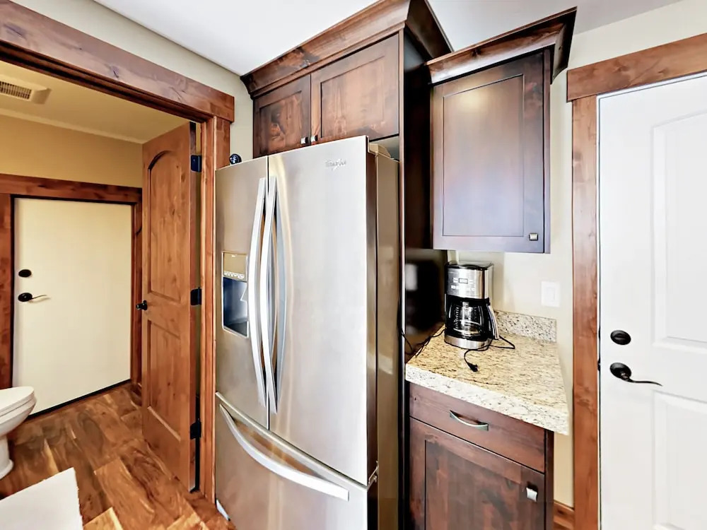 Well-Appointed Gem - 3 Br Townhouse