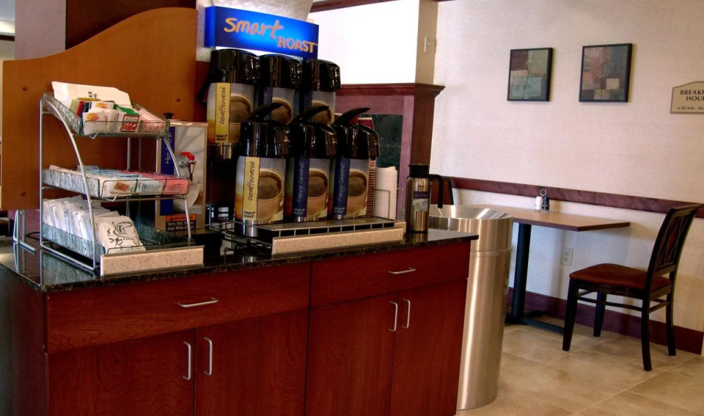 Holiday Inn Express & Suites Rochester by IHG