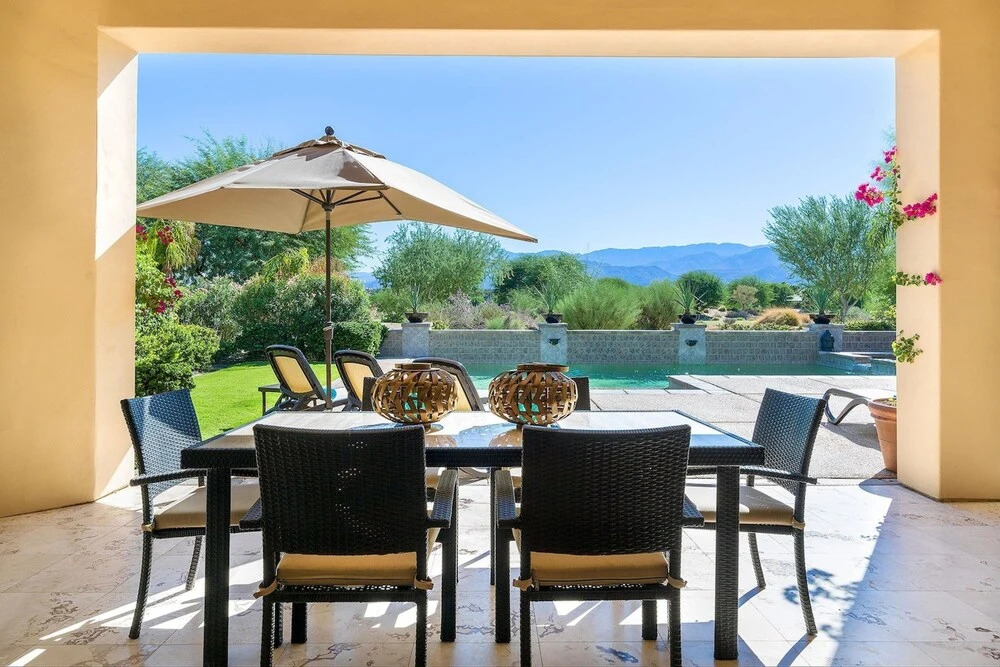 Villa Yard