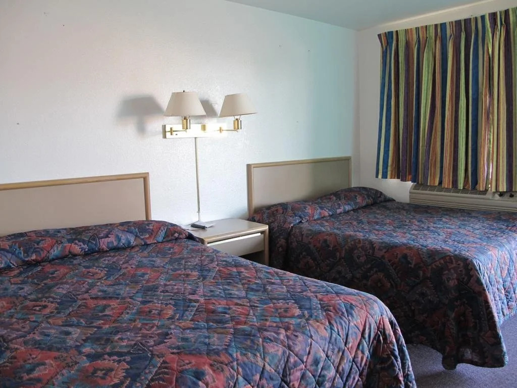 Economy Inn Ontario
