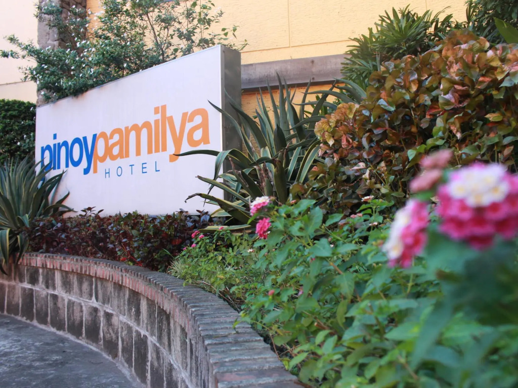 Pinoy Pamilya Hotel