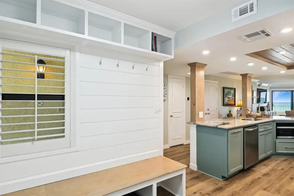 Inlet Reef 105 is a beautifully decorated and absolutely gorgeous 2 BR by RedAwning