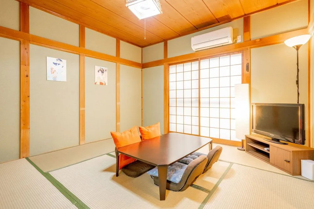 Sakuragawa No Hakugetu Osaka Castle Villa