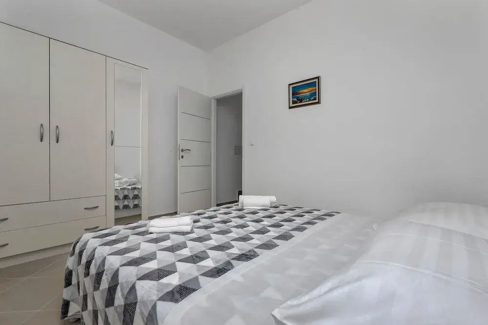Apartment Petar with terrace