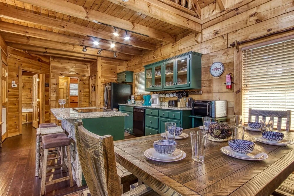 Papa Bears Hideaway - FKA Cold Creek Camp By Heritage Cabin Rentals
