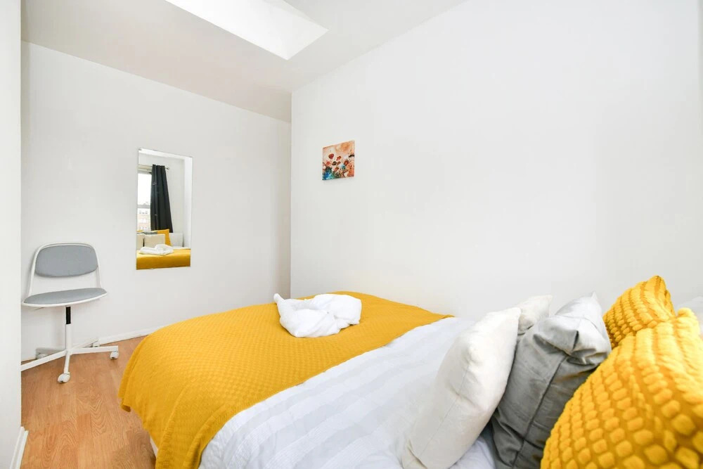 Impeccable 4-bed House With Garden in Brixton