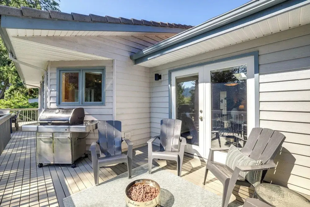 Sudden Valley Home ~ 1 Block to Lake Whatcom!