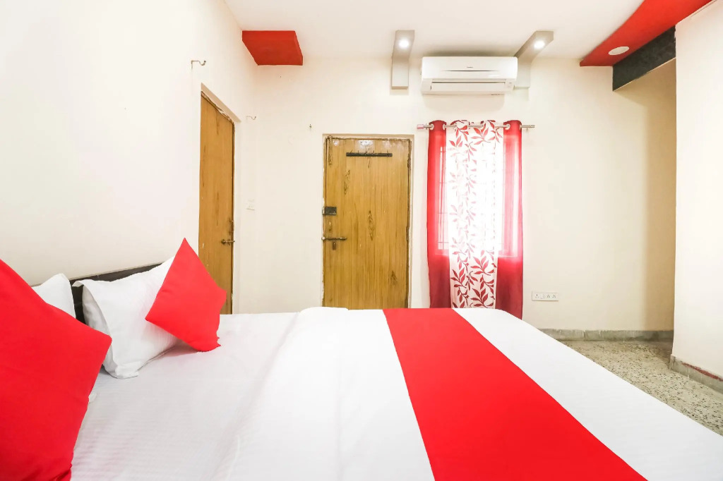 Hotel Kalyug Palace by OYO Rooms