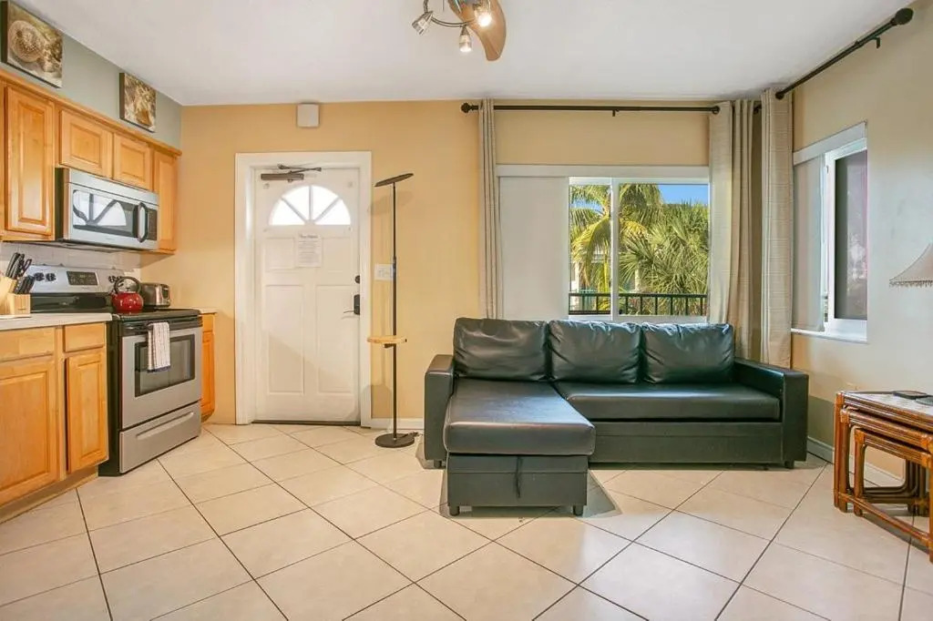 Five Palms Suite 209 - Daily - Weekly - Monthly