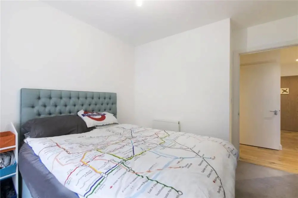 Incredible Newly Built 2 Bedroom Flat near Park