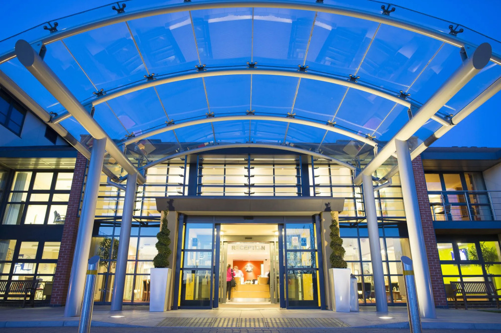Burleigh Court Hotel and Leisure