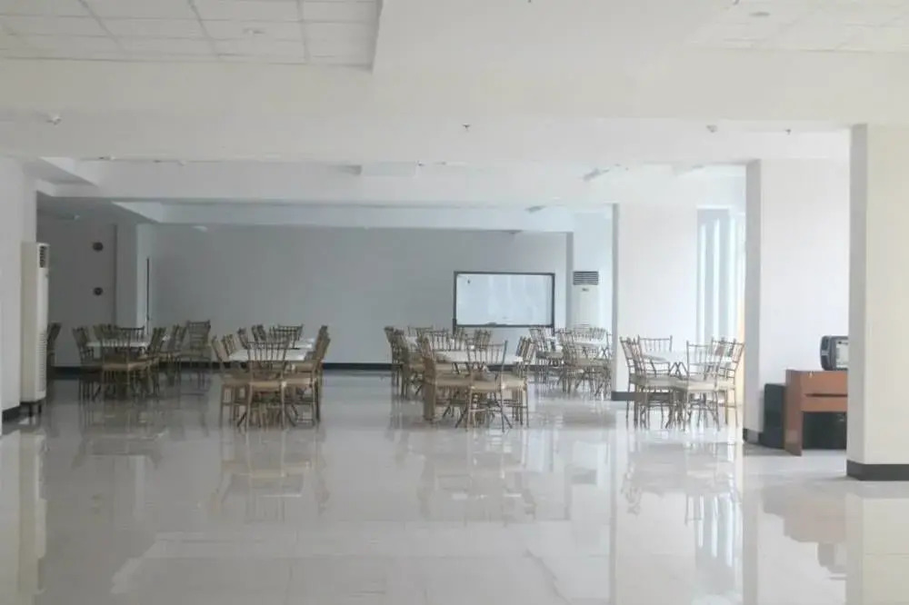 OYO 543 Negrense Suites