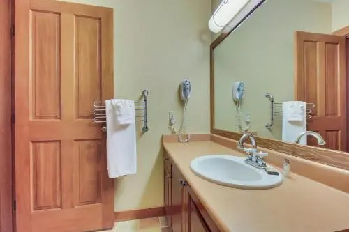 Powderhorn Lodge