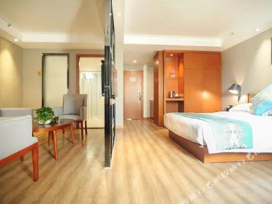 Poly Champagne 8090 Zunyue Hotel (Chengdu Baicao Road Metro Station)
