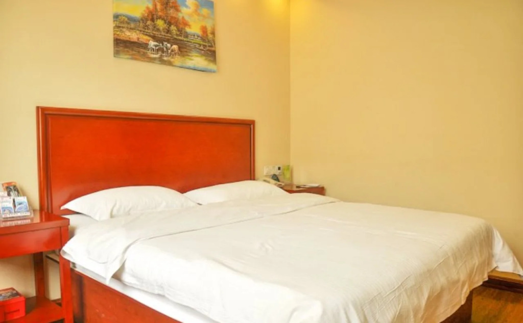 GreenTree Inn YunCheng South of Railway Station North FengHuang Road Shell Hotel