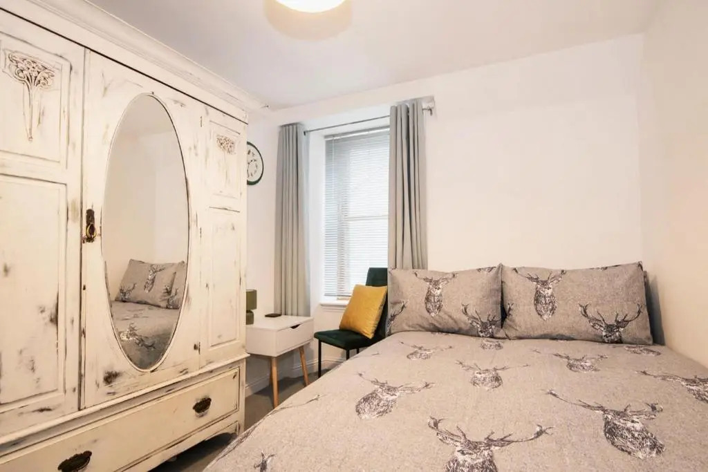 Unique 2 Bedroom Flat Kirrie Scotland