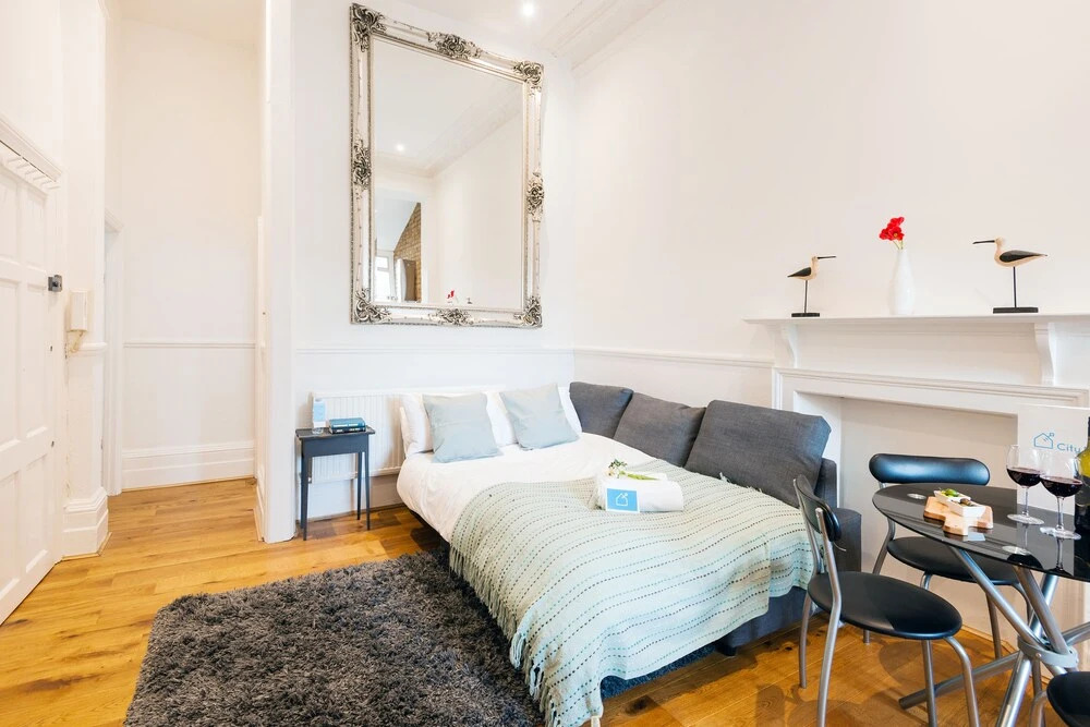 Earls Court Suites by Whelans