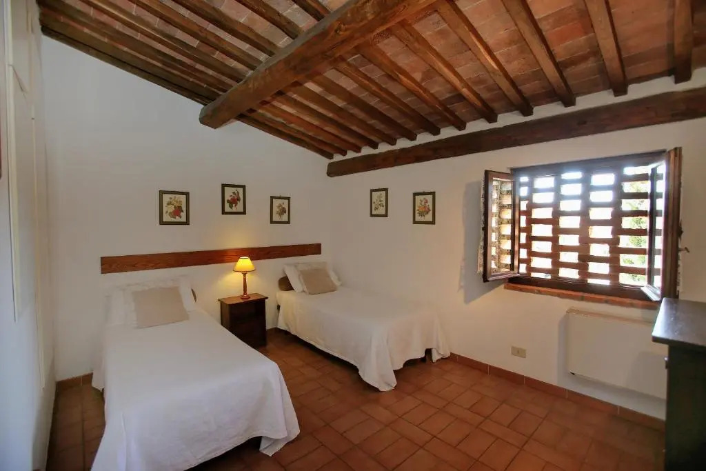LAia Country Holidays
