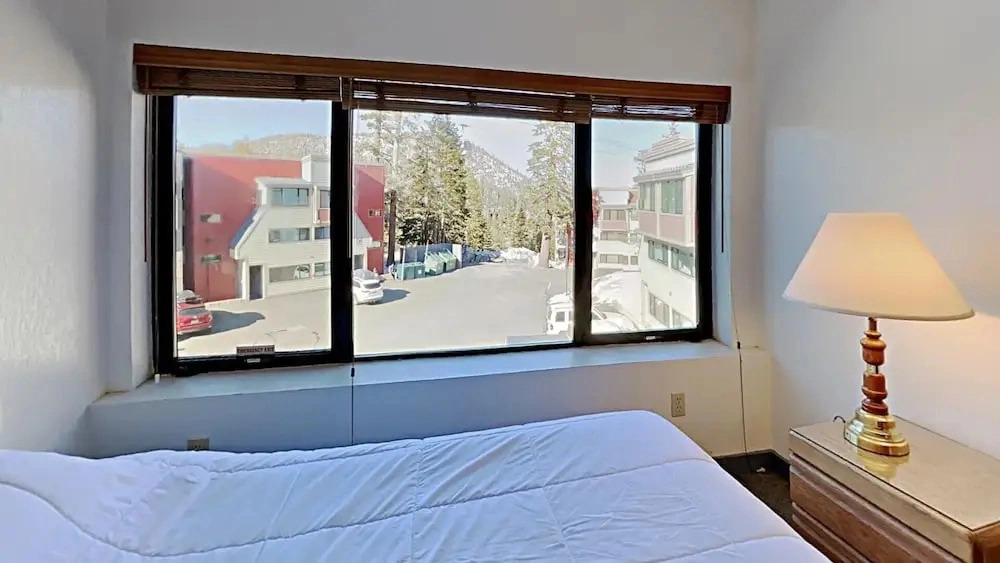 684 4 Bedroom Condo