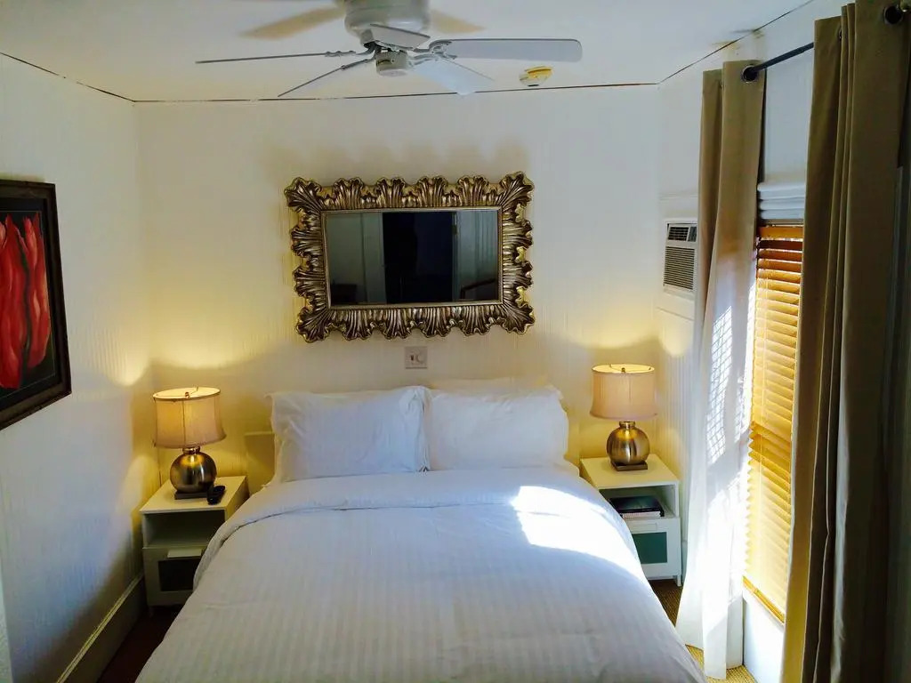 Queen Vic Guest House