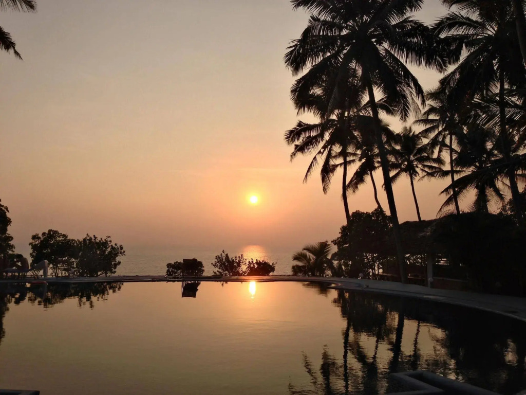 The Eco, The Poolside Beach Retreat
