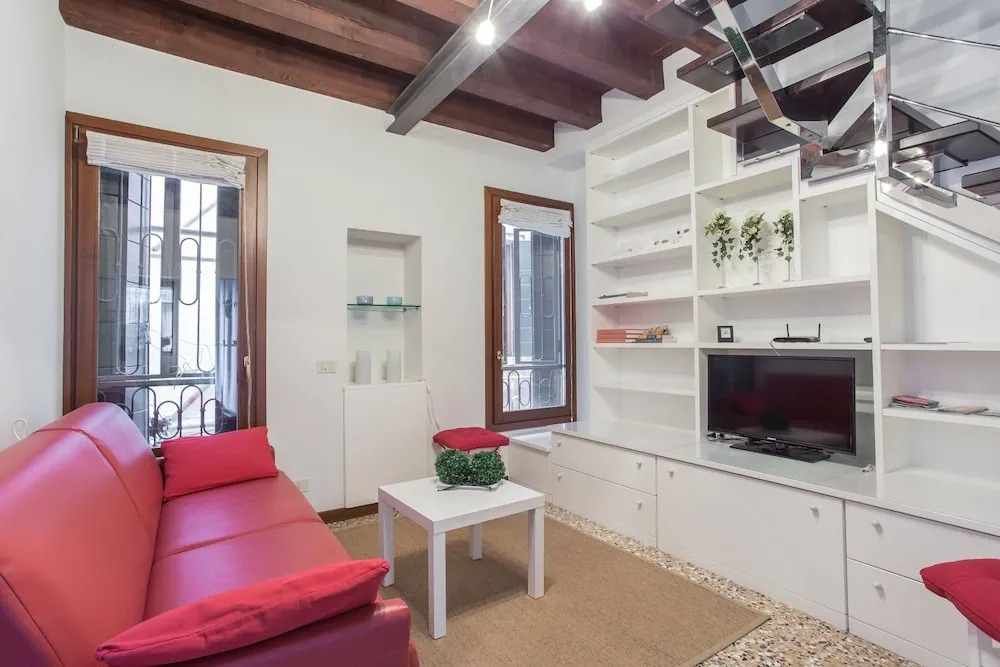 Venezia - Calle della Regina 752b