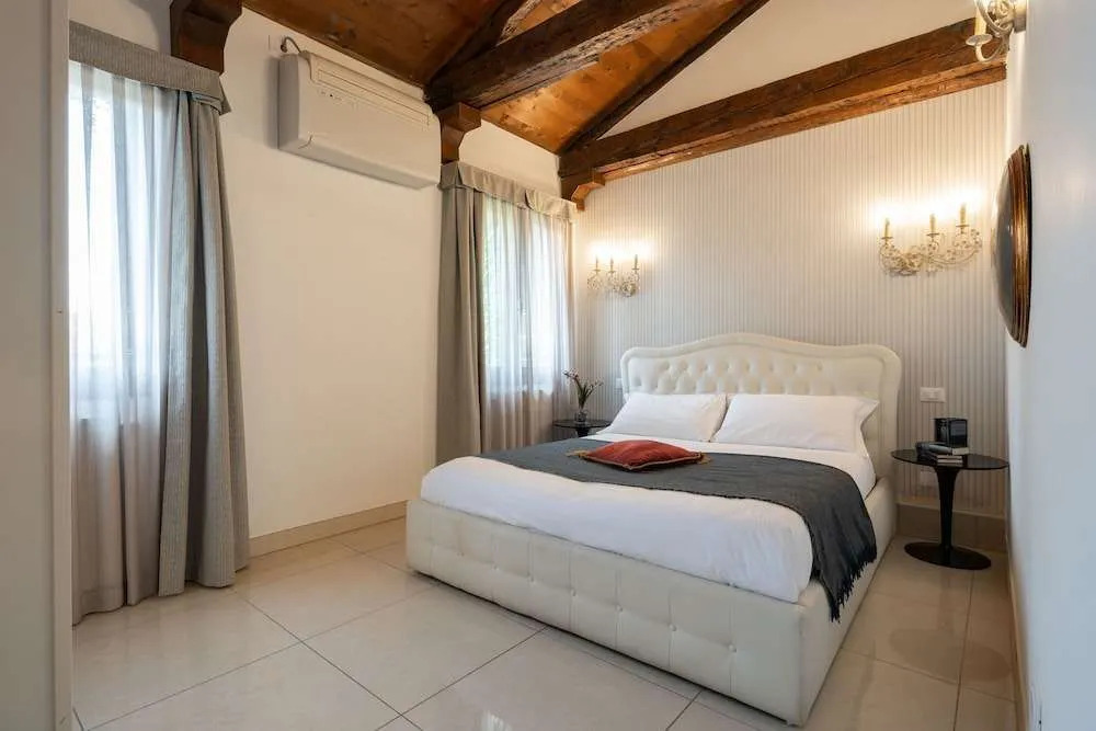 Grand Palace Apartments